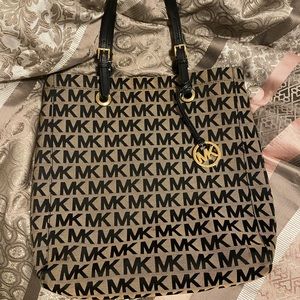Large Michael Kors shoulder bag